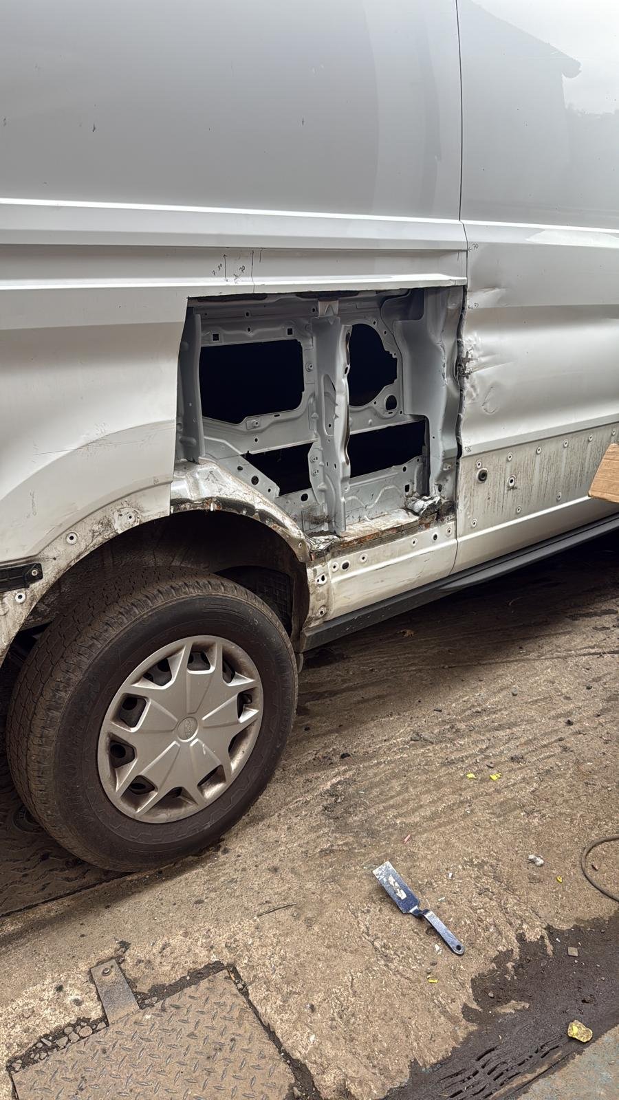 Car body repair work carried out by Ozgur Car Body Repair in Edinburgh